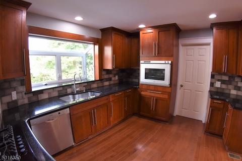 10 Farview Ave, Paramus, NJ 07652 photo 9