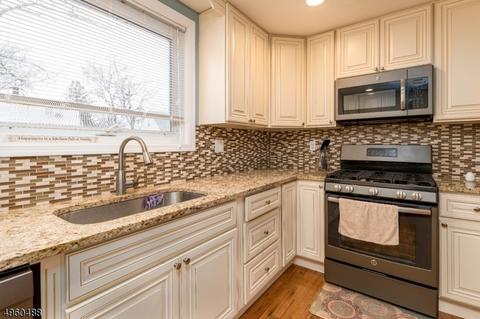 39 Coldevin Rd, Clark, NJ 07066 photo 10