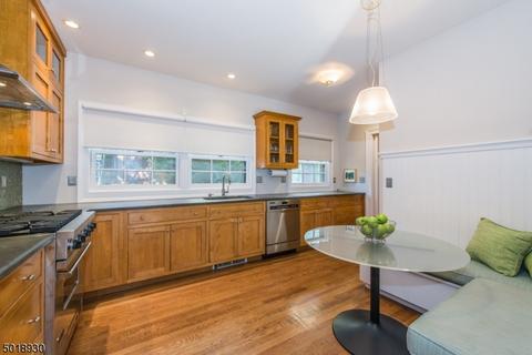 110 Christopher St, Montclair, NJ 07042 photo 9