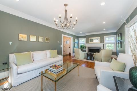 110 Christopher St, Montclair, NJ 07042 photo 4