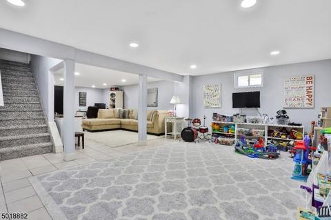16 Welsh Ct, Wayne, NJ 07470 photo 23