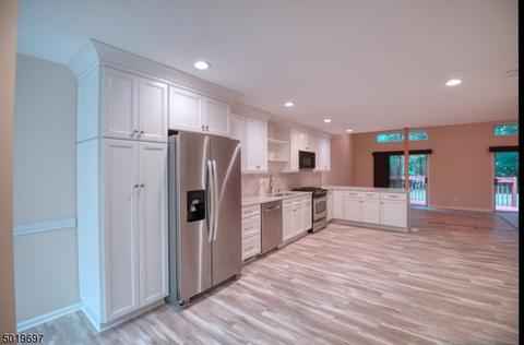 98 Delaware Ln, Somerville, NJ 08876 photo 2