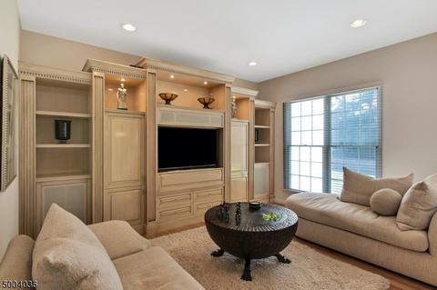 130 White Pine Ct, Paramus, NJ 07652 photo 11