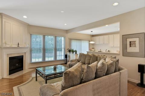130 White Pine Ct, Paramus, NJ 07652 photo 10