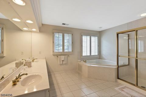 130 White Pine Ct, Paramus, NJ 07652 photo 18