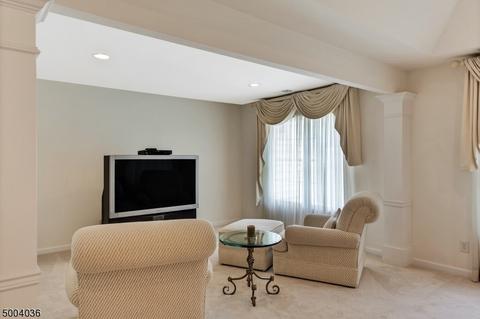130 White Pine Ct, Paramus, NJ 07652 photo 16