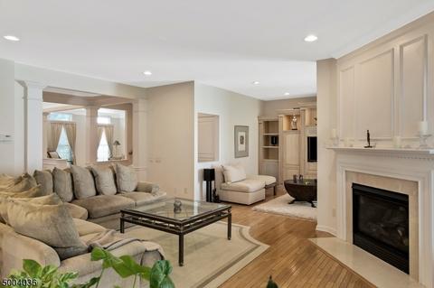 130 White Pine Ct, Paramus, NJ 07652 photo 9