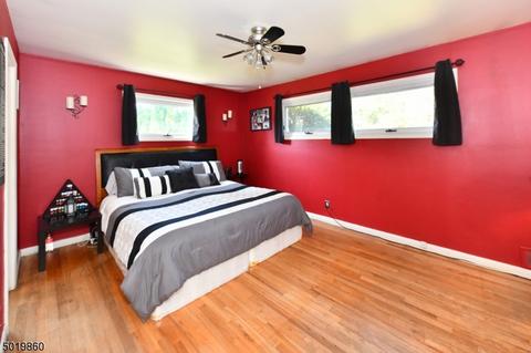 686 Victoria Ave, Paramus, NJ 07652 photo 10