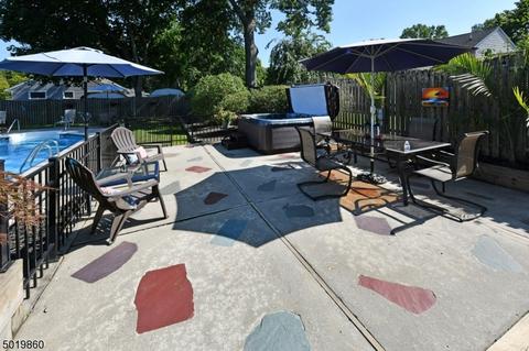 686 Victoria Ave, Paramus, NJ 07652 photo 4