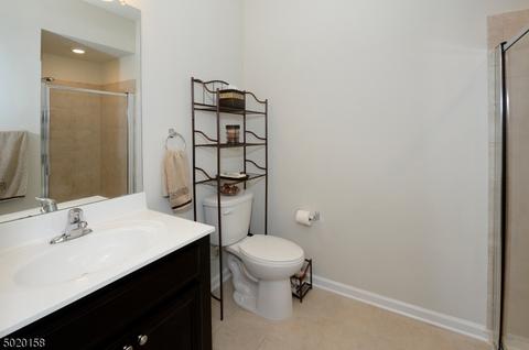 25 Iris Ln, Garfield, NJ 07026 photo 8