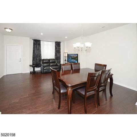 25 Iris Ln, Garfield, NJ 07026 photo 5