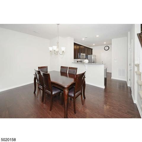 25 Iris Ln, Garfield, NJ 07026 photo 4