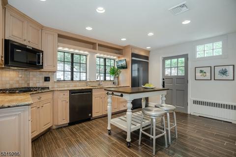 272 Highland Ave, Montclair, NJ 07043 photo 11