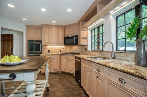 272 Highland Ave, Montclair, NJ 07043 photo 12
