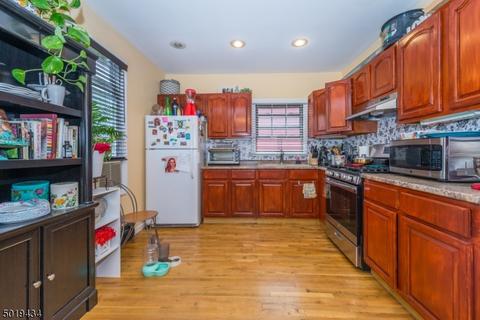 34 Clinton St, Bloomfield, NJ 07003 photo 14