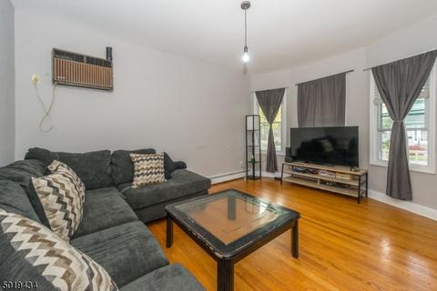 34 Clinton St, Bloomfield, NJ 07003 photo 2