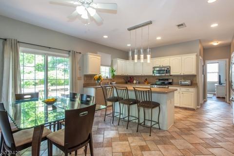 57 Atherton Ct, Wayne, NJ 07470 photo 8
