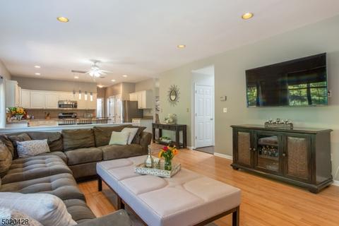 57 Atherton Ct, Wayne, NJ 07470 photo 7