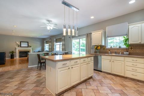 57 Atherton Ct, Wayne, NJ 07470 photo 9