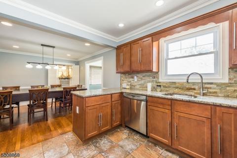 151 Crest Dr, Belleville, NJ 07109 photo 4