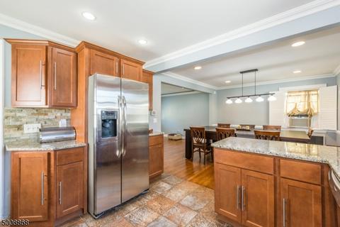 151 Crest Dr, Belleville, NJ 07109 photo 6