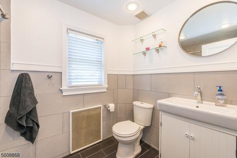 151 Crest Dr, Belleville, NJ 07109 photo 16