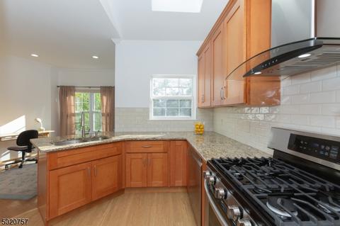 1806 Springbrook Ct, Whippany, NJ 07981 photo 11