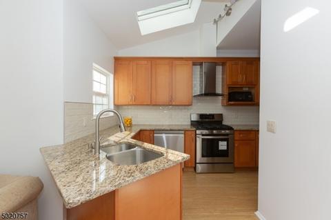 1806 Springbrook Ct, Whippany, NJ 07981 photo 12