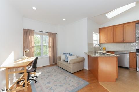 1806 Springbrook Ct, Whippany, NJ 07981 photo 9