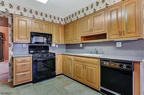 24 S Dexter Dr, Basking Ridge, NJ 07920 photo 9