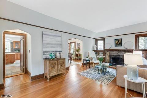 35 Stephen St, Montclair, NJ 07042 photo 4