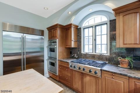 35 Stephen St, Montclair, NJ 07042 photo 10