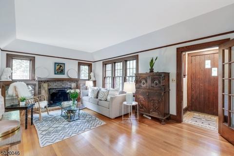 35 Stephen St, Montclair, NJ 07042 photo 2
