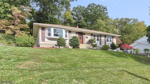 8 Smith Ln, Wayne, NJ 07470 photo 1