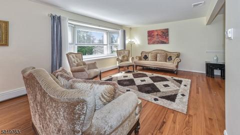 8 Smith Ln, Wayne, NJ 07470 photo 6