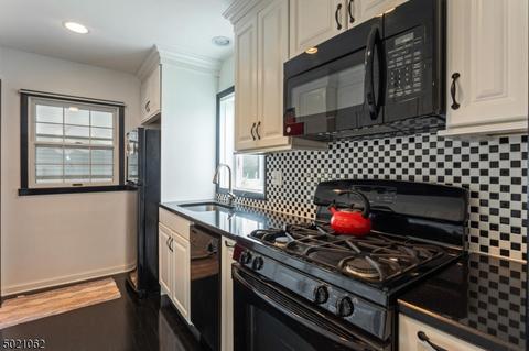 2 Schmidt Ln, Clark, NJ 07066 photo 8
