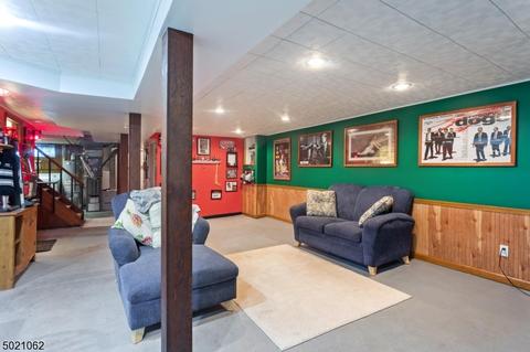 2 Schmidt Ln, Clark, NJ 07066 photo 12