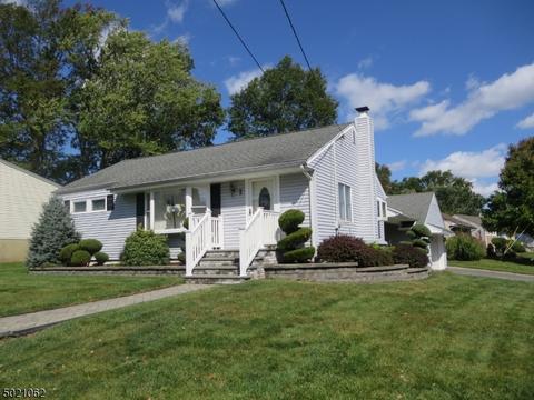 2 Schmidt Ln, Clark, NJ 07066 photo 1