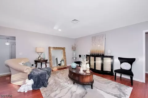 102 Mac Donald Dr, Wayne, NJ 07470 photo 7