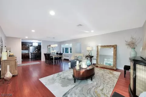102 Mac Donald Dr, Wayne, NJ 07470 photo 6