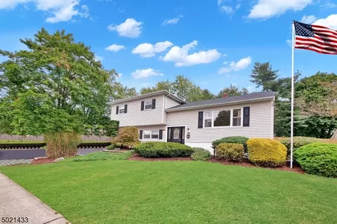 28 Dwyer Rd, Wayne, NJ 07470 photo 2