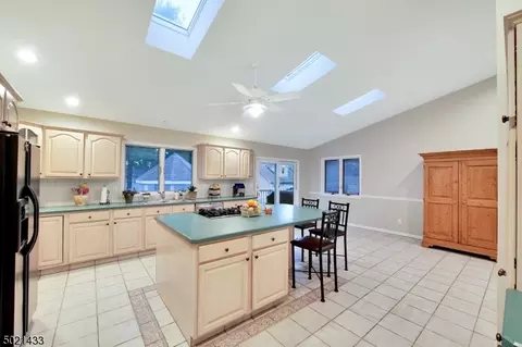 28 Dwyer Rd, Wayne, NJ 07470 photo 9