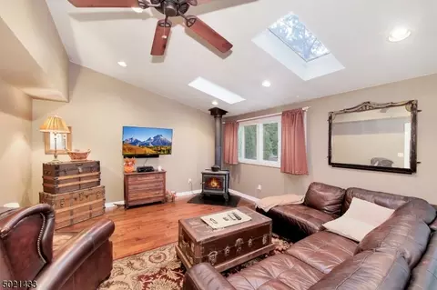 28 Dwyer Rd, Wayne, NJ 07470 photo 5