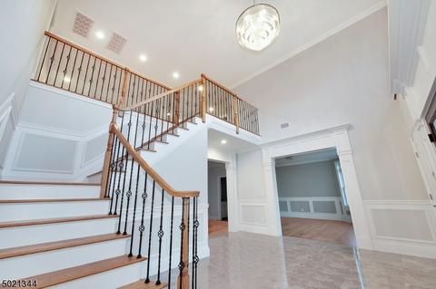 4 Massola Dr, Wayne, NJ 07470 photo 2
