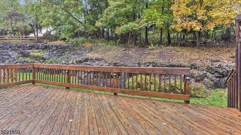 210 Warbler Dr, Wayne, NJ 07470 photo 10