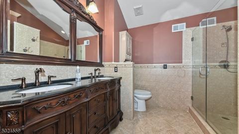 210 Warbler Dr, Wayne, NJ 07470 photo 16