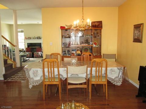 70 Eider Ct, Wayne, NJ 07470 photo 4