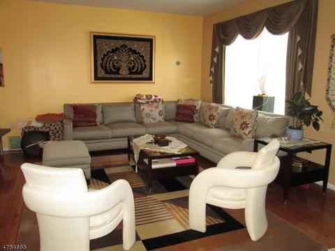 70 Eider Ct, Wayne, NJ 07470 photo 2