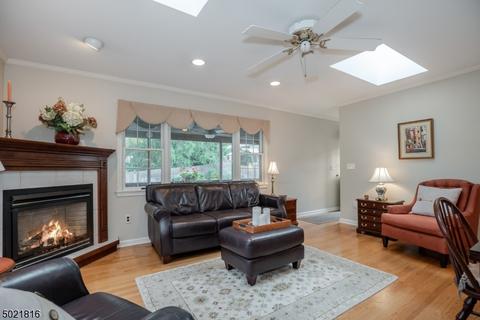 317 South Dr, Paramus, NJ 07652 photo 4