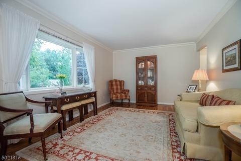 317 South Dr, Paramus, NJ 07652 photo 10